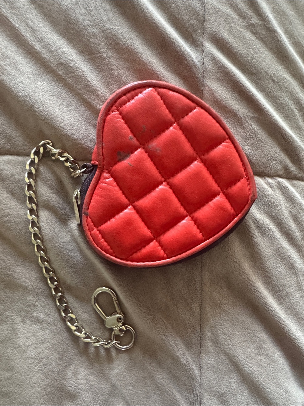 Carolina Herrera Quilted Red Heart Coin Pouch Keychain - Picture 6 of 11